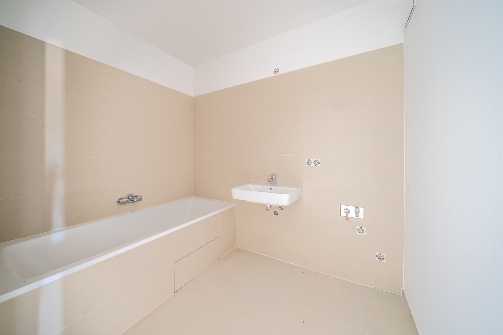 *ANLEGERPREIS* 2-Zimmer Wohnung unweit der Alten Donau und des Donauzentrums!!