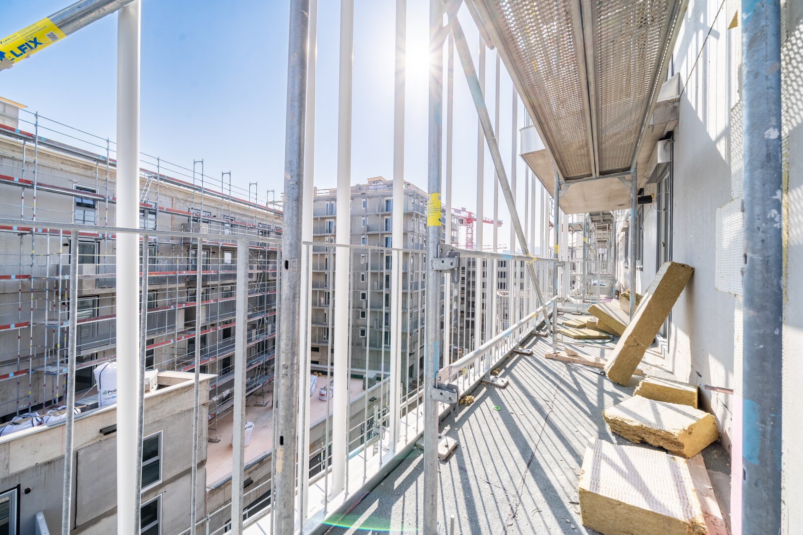 *ANLEGERPREIS* Provisionsfreie 3-Zimmer Wohnung mit 24 qm Balkon!