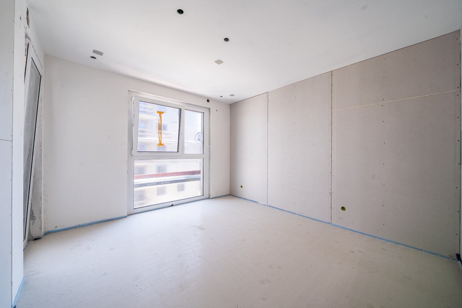 *ANLEGERPREIS* Provisionsfreie 2-Zimmer Wohnung im 5. Stock unweit des Donauzentrums!