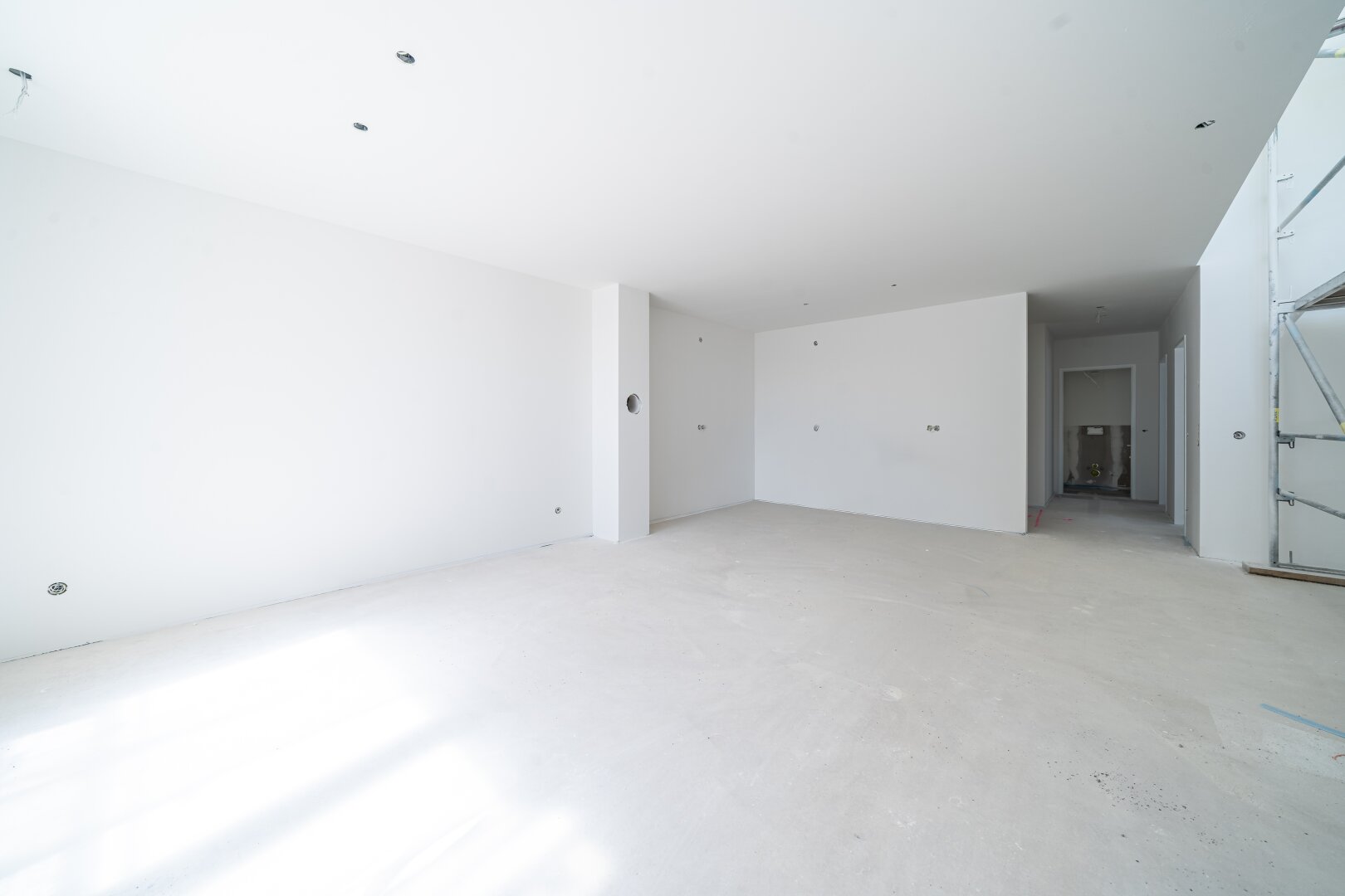 *ANLEGERPREIS*Absolutes Unikat Provisionsfreie 5-Zimmer Dachgeschosswohnung mit über 160 qm Freifläche unweit des Donauzentrums!