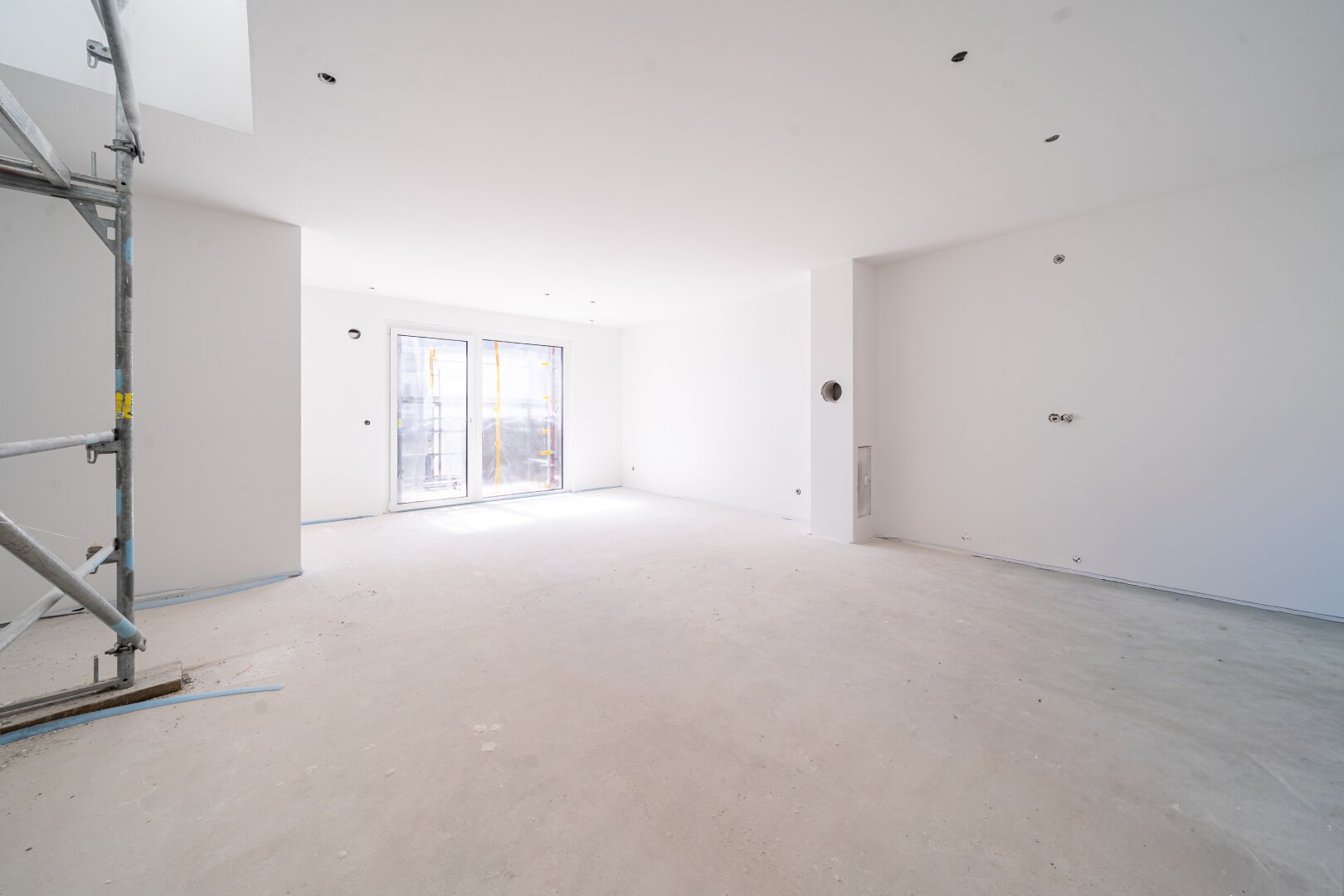 *ANLEGERPREIS*Absolutes Unikat Provisionsfreie 5-Zimmer Dachgeschosswohnung mit über 160 qm Freifläche unweit des Donauzentrums!