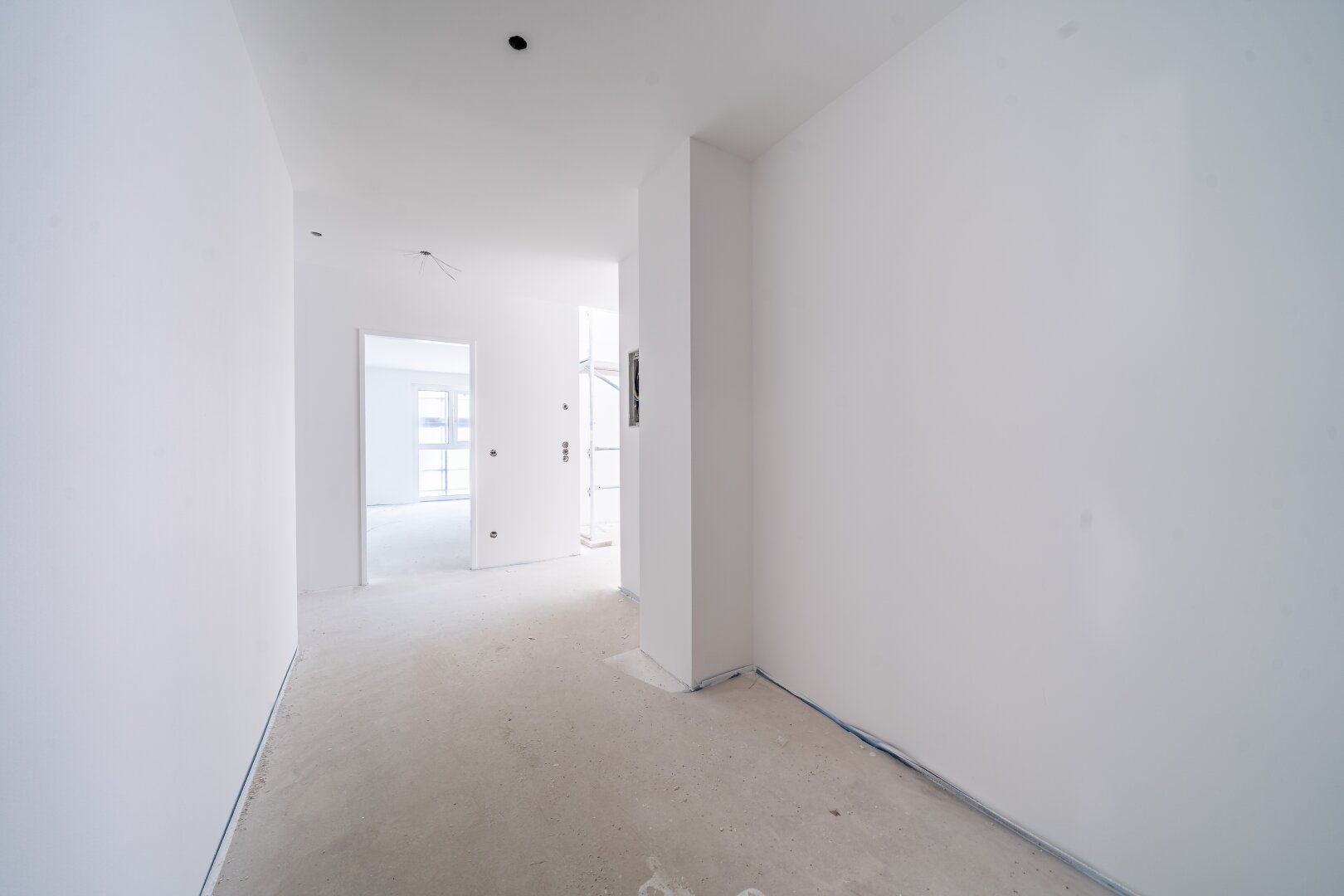 *ANLEGERPREIS*Absolutes Unikat Provisionsfreie 5-Zimmer Dachgeschosswohnung mit über 160 qm Freifläche unweit des Donauzentrums!