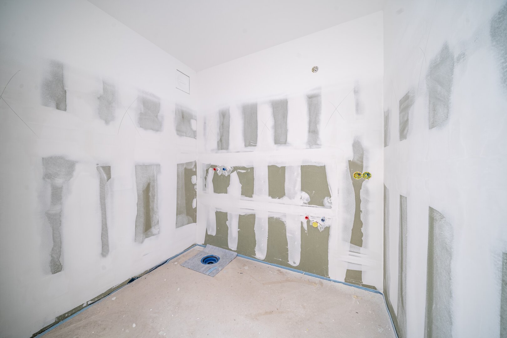 *ANLEGERPREIS*Absolutes Unikat Provisionsfreie 5-Zimmer Dachgeschosswohnung mit über 160 qm Freifläche unweit des Donauzentrums!