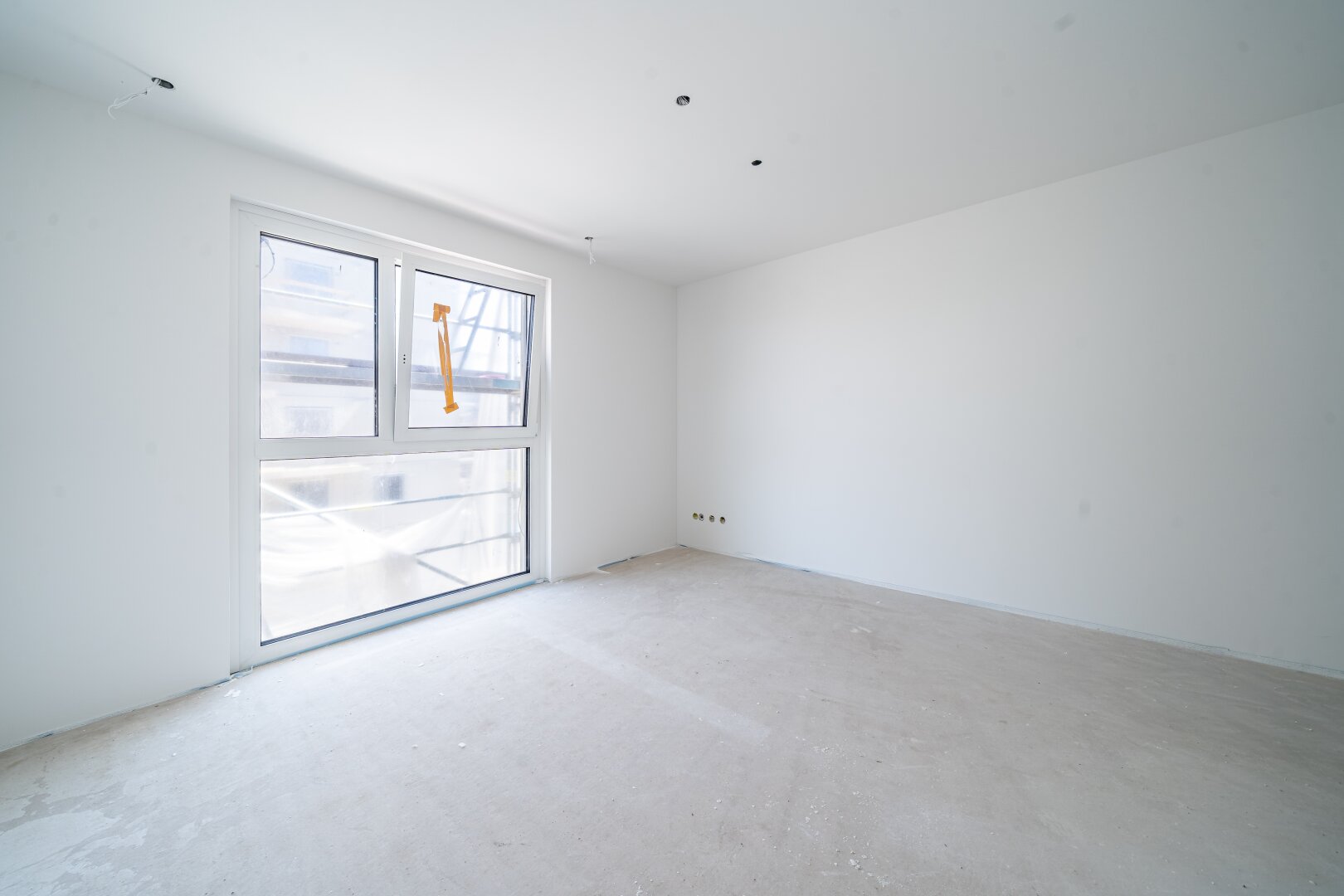 *ANLEGERPREIS*Absolutes Unikat Provisionsfreie 5-Zimmer Dachgeschosswohnung mit über 160 qm Freifläche unweit des Donauzentrums!