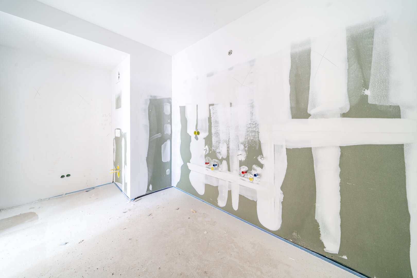 *ANLEGERPREIS*Absolutes Unikat Provisionsfreie 5-Zimmer Dachgeschosswohnung mit über 160 qm Freifläche unweit des Donauzentrums!