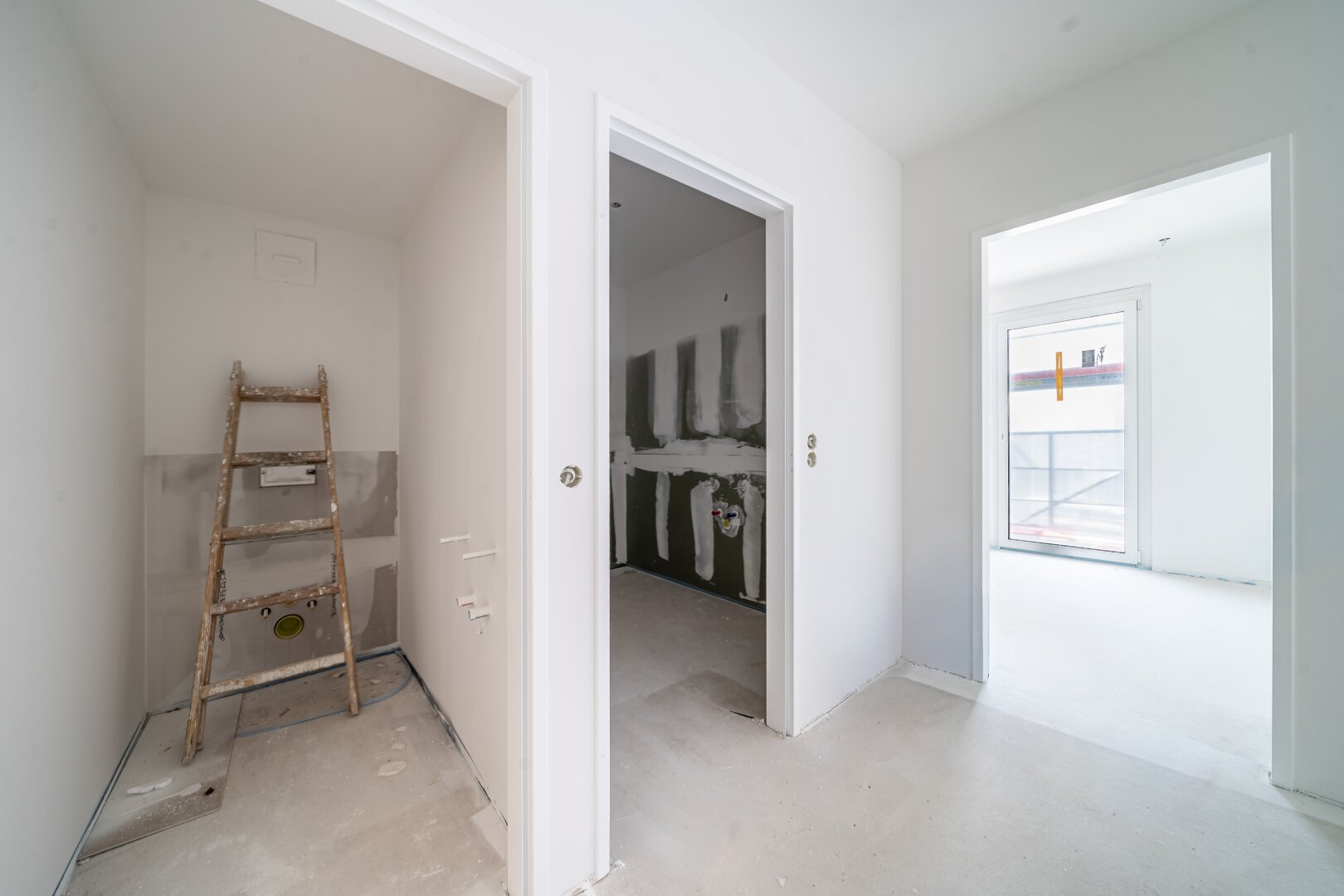 *ANLEGERPREIS* Provisionsfreie 3-Zimmer Dachgeschosswohnung unweit des Donauzentrums!