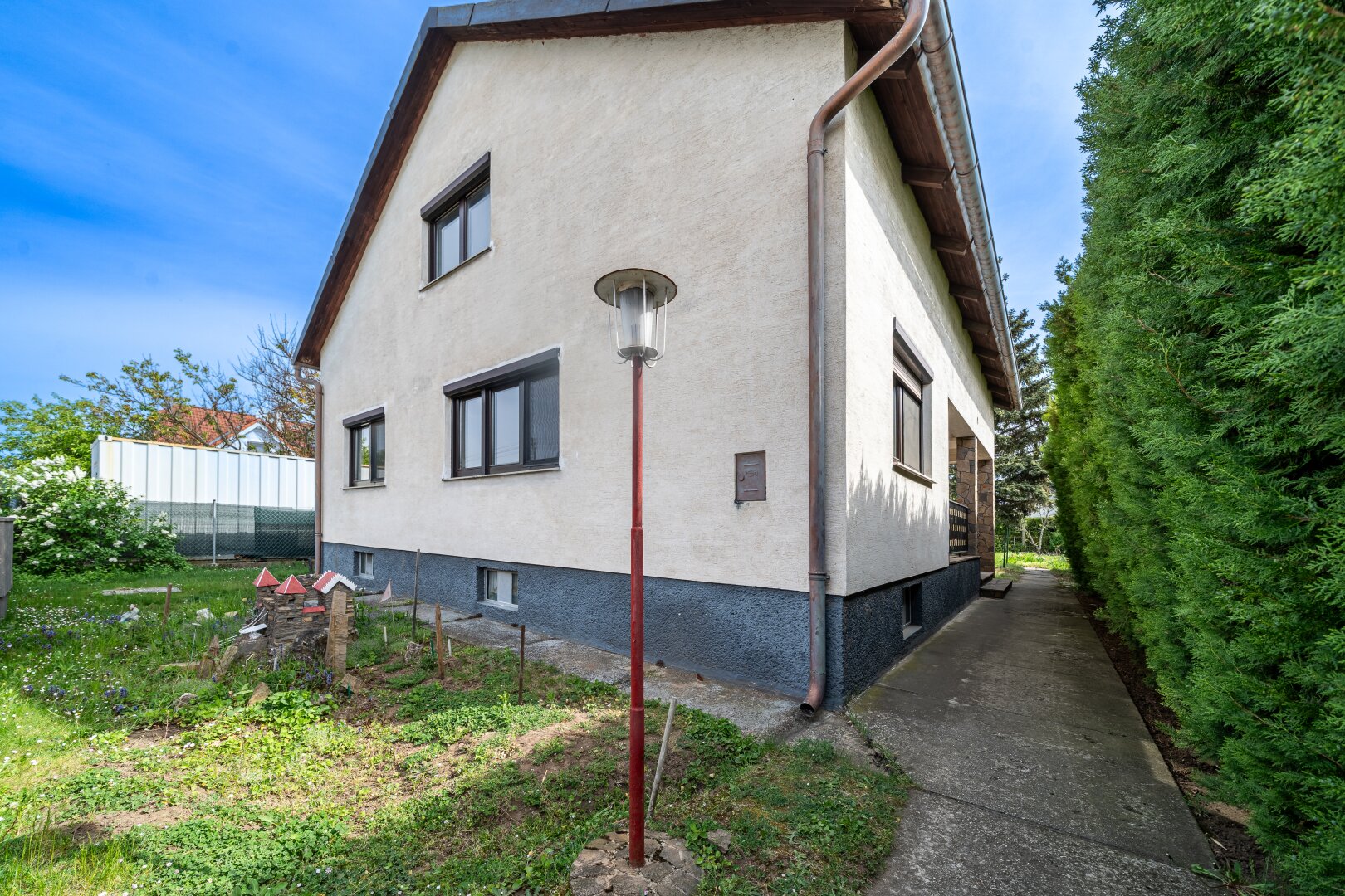 Charmantes Einfamilienhaus mit Erweiterungspotential in Strasshof!