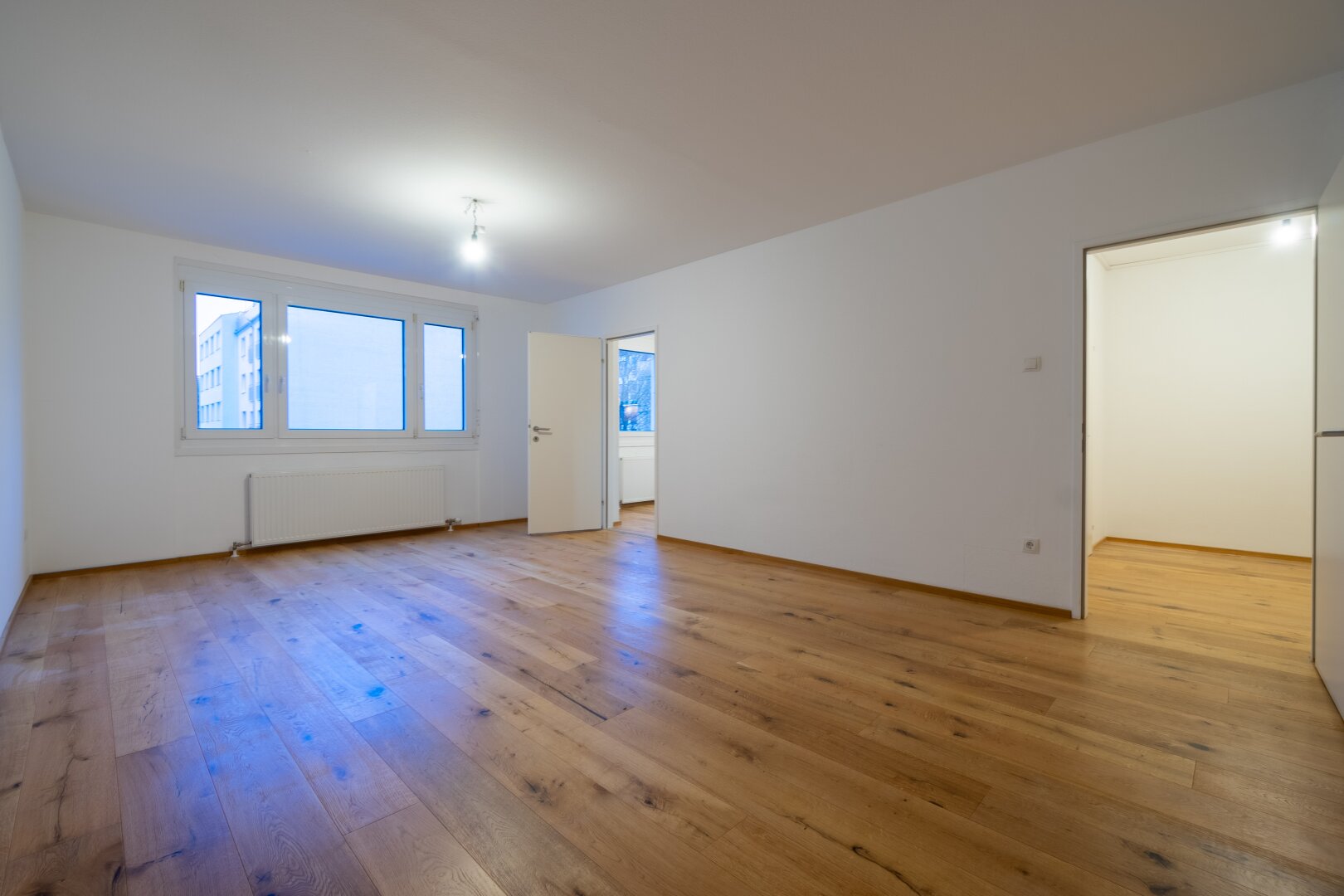 Beeindruckend aufgeteilte 2 Zimmer Loggia Wohnung inkl. Einbauküche in ausgezeichneter Lage im 21. Bezirk