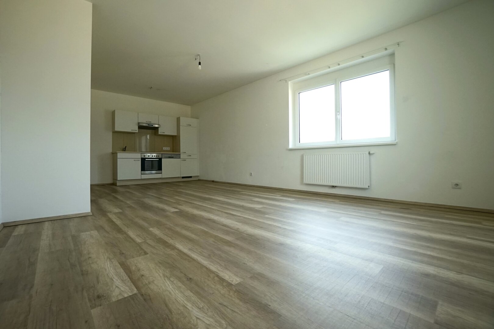PROVISIONSFREI - 2 Zimmer Wohnung inkl. Küche / Gesamtmiete: 899,-- € inkl. HEIZUNG/WARMWASSER