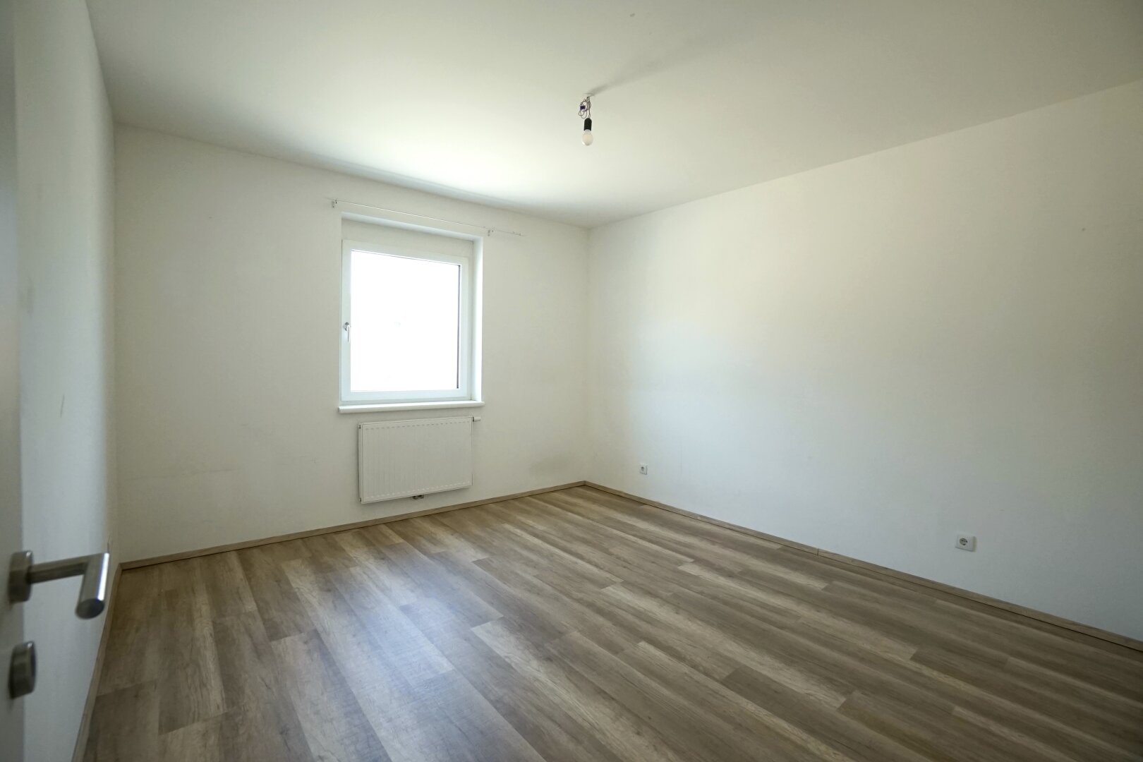 PROVISIONSFREI - 2 Zimmer Wohnung inkl. Küche / Gesamtmiete: 899,-- € inkl. HEIZUNG/WARMWASSER