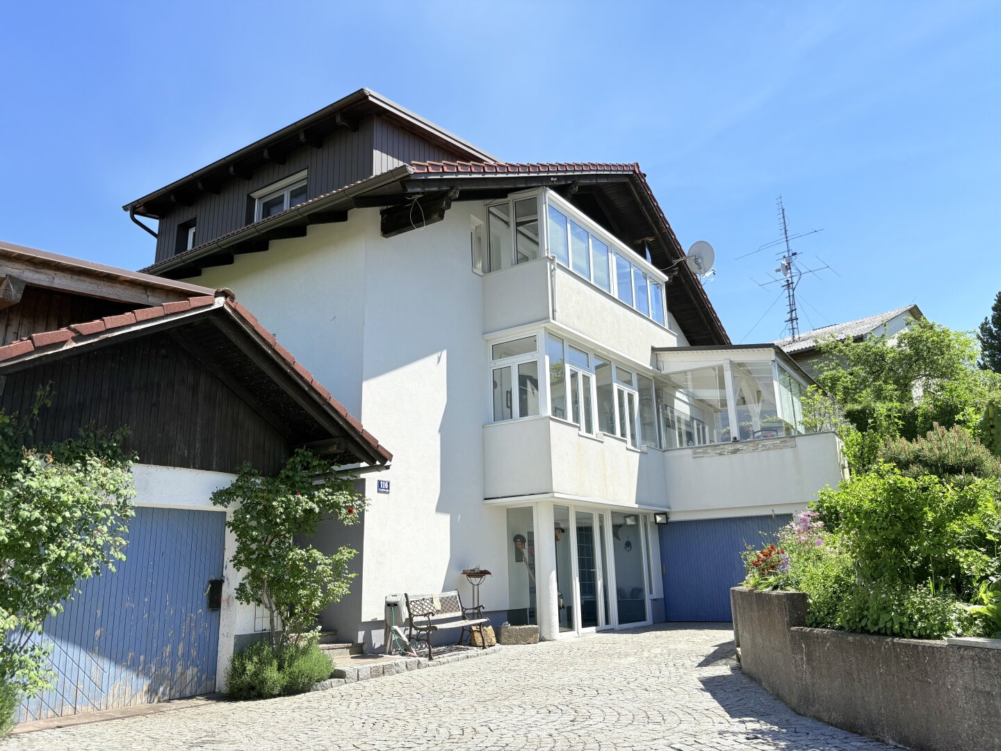 Naturidylle in Christkindl – Zweifamilienhaus mit traumhaftem Schwimmteich