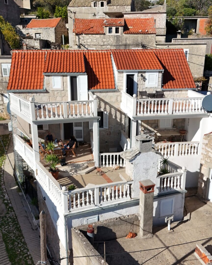 Mediterranes Natursteinhaus mit Innenhof & Meerblick auf der Insel Korčula