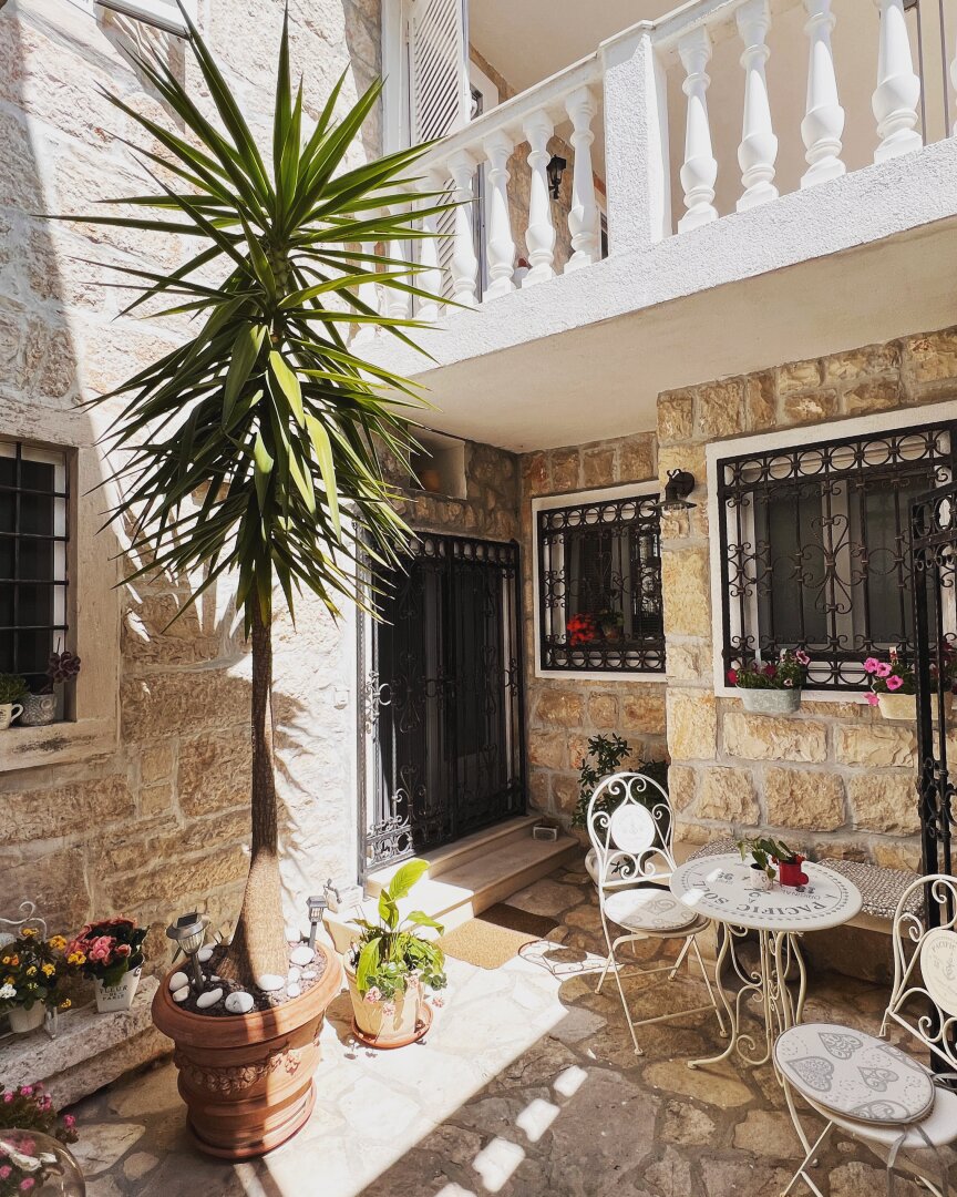 Mediterranes Natursteinhaus mit Innenhof & Meerblick auf der Insel Korčula