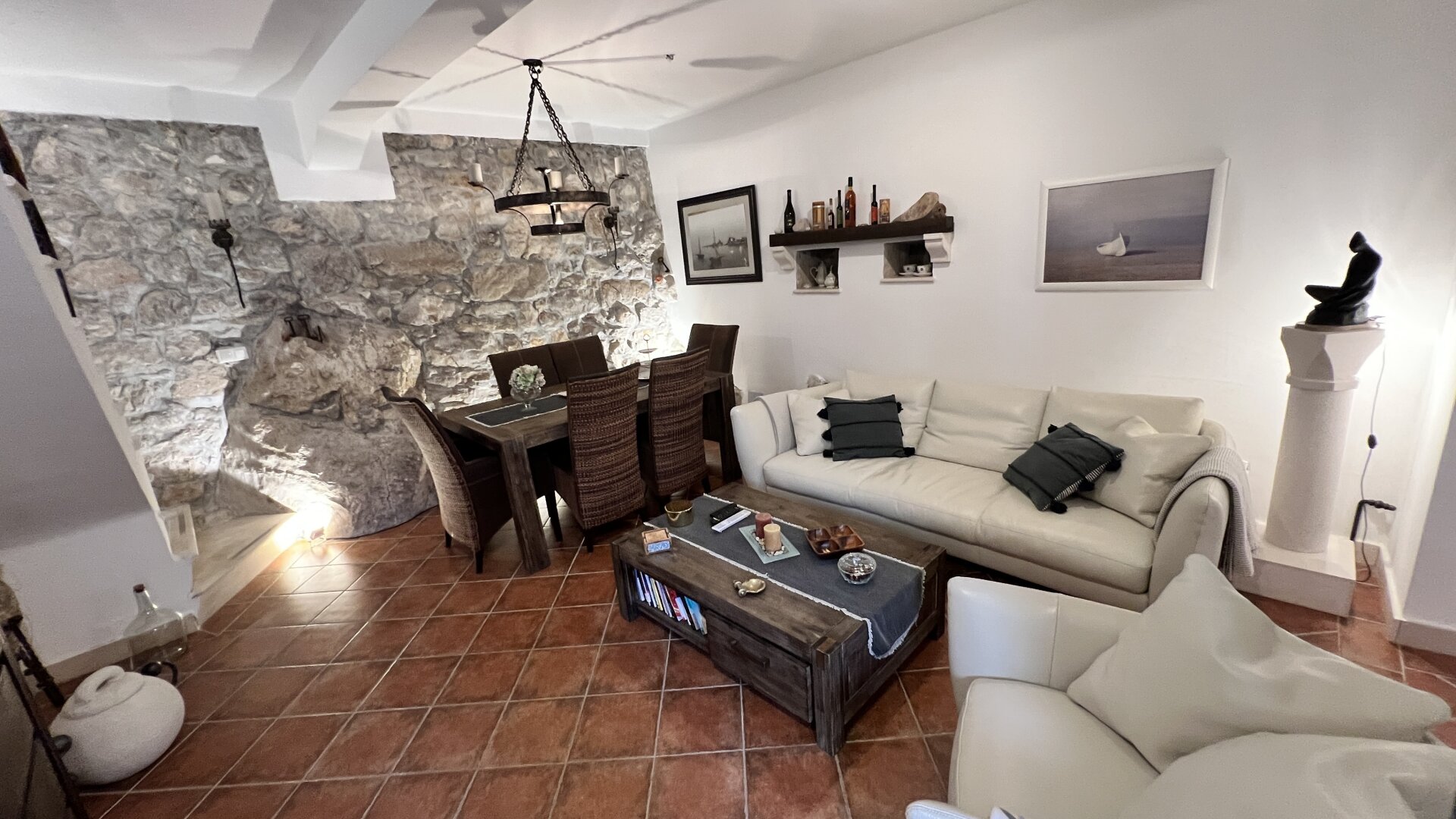 Mediterranes Natursteinhaus mit Innenhof & Meerblick auf der Insel Korčula