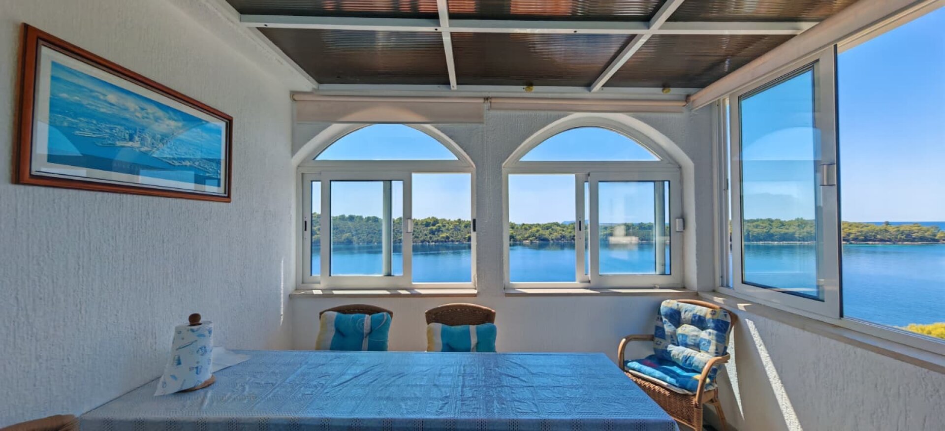 Apartment- und Gastronomieimmobilie in absoluter Bestlage direkt am Meer in Karbuni – Insel Korčula