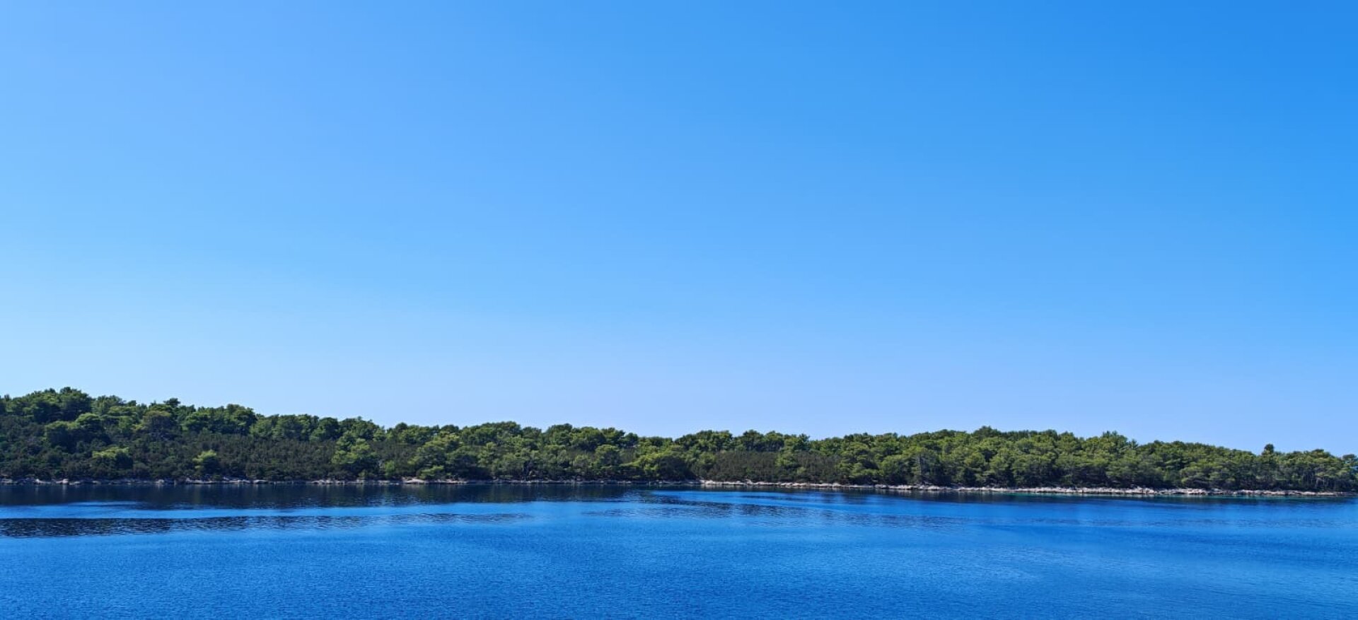 Apartment- und Gastronomieimmobilie in absoluter Bestlage direkt am Meer in Karbuni – Insel Korčula