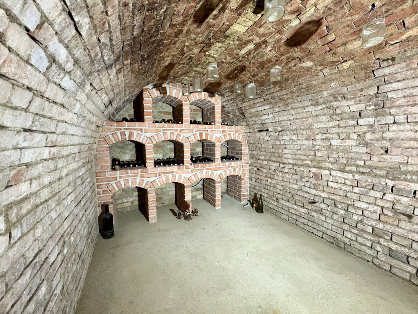 Historischer Weinkeller mit eigenem Weingarten im Kamptal