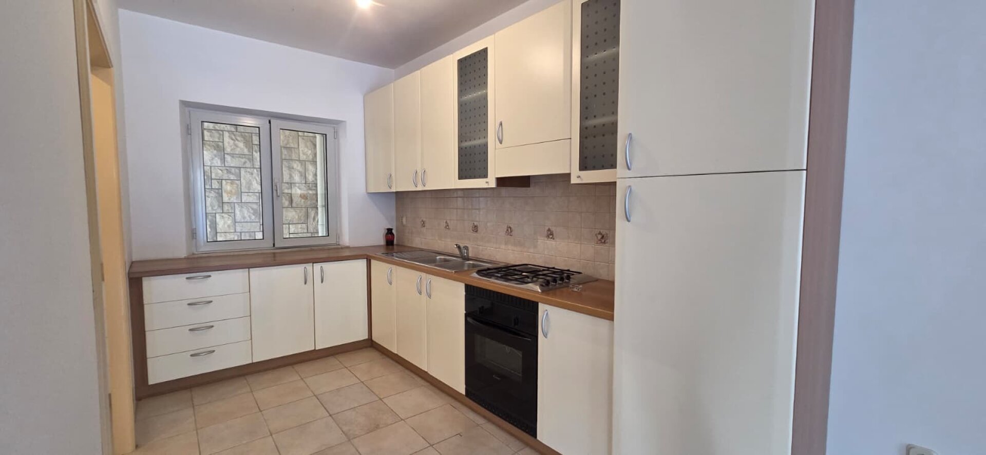 Historisches Steinhaus in erster Meereslinie – ca. 225 m² auf 3 Ebenen | Bucht Brna, Südseite Korčula