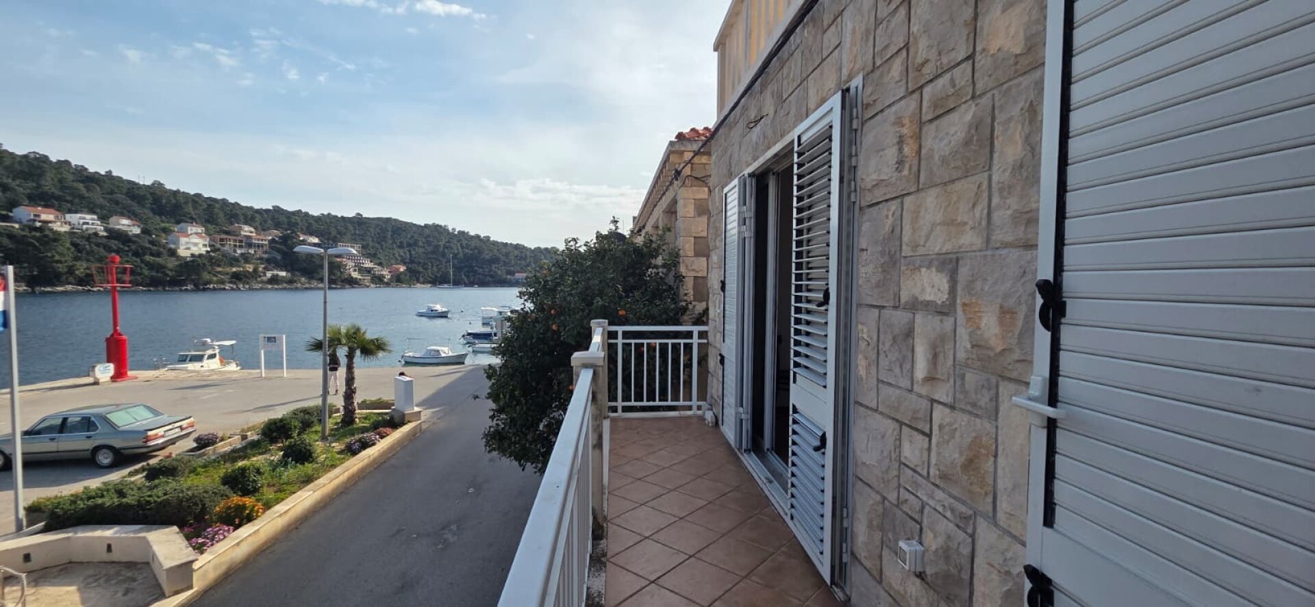 Historisches Steinhaus in erster Meereslinie – ca. 225 m² auf 3 Ebenen | Bucht Brna, Südseite Korčula