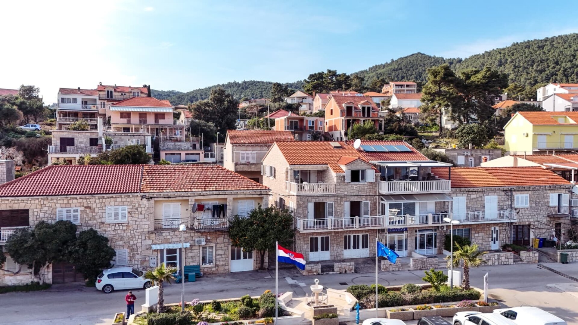 Historisches Steinhaus in erster Meereslinie – ca. 225 m² auf 3 Ebenen | Bucht Brna, Südseite Korčula