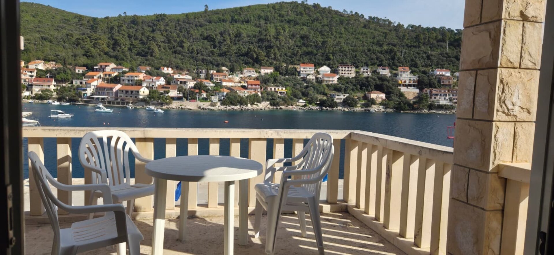 Historisches Steinhaus in erster Meereslinie – ca. 225 m² auf 3 Ebenen | Bucht Brna, Südseite Korčula