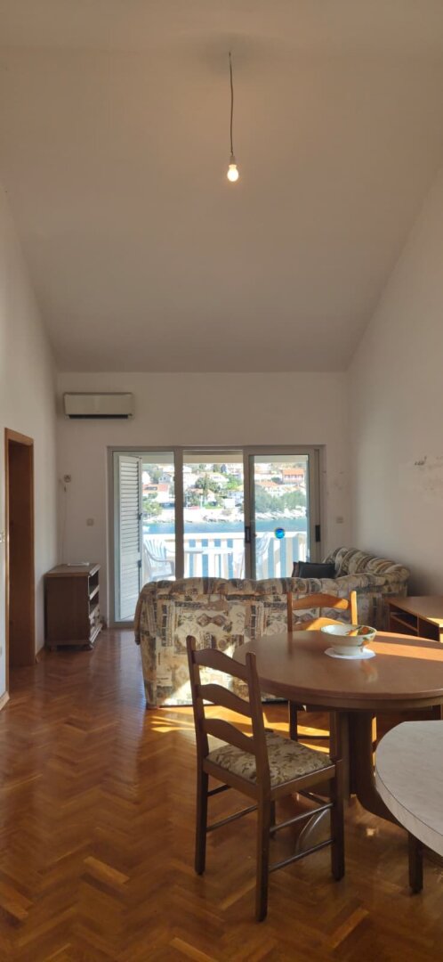 Historisches Steinhaus in erster Meereslinie – ca. 225 m² auf 3 Ebenen | Bucht Brna, Südseite Korčula