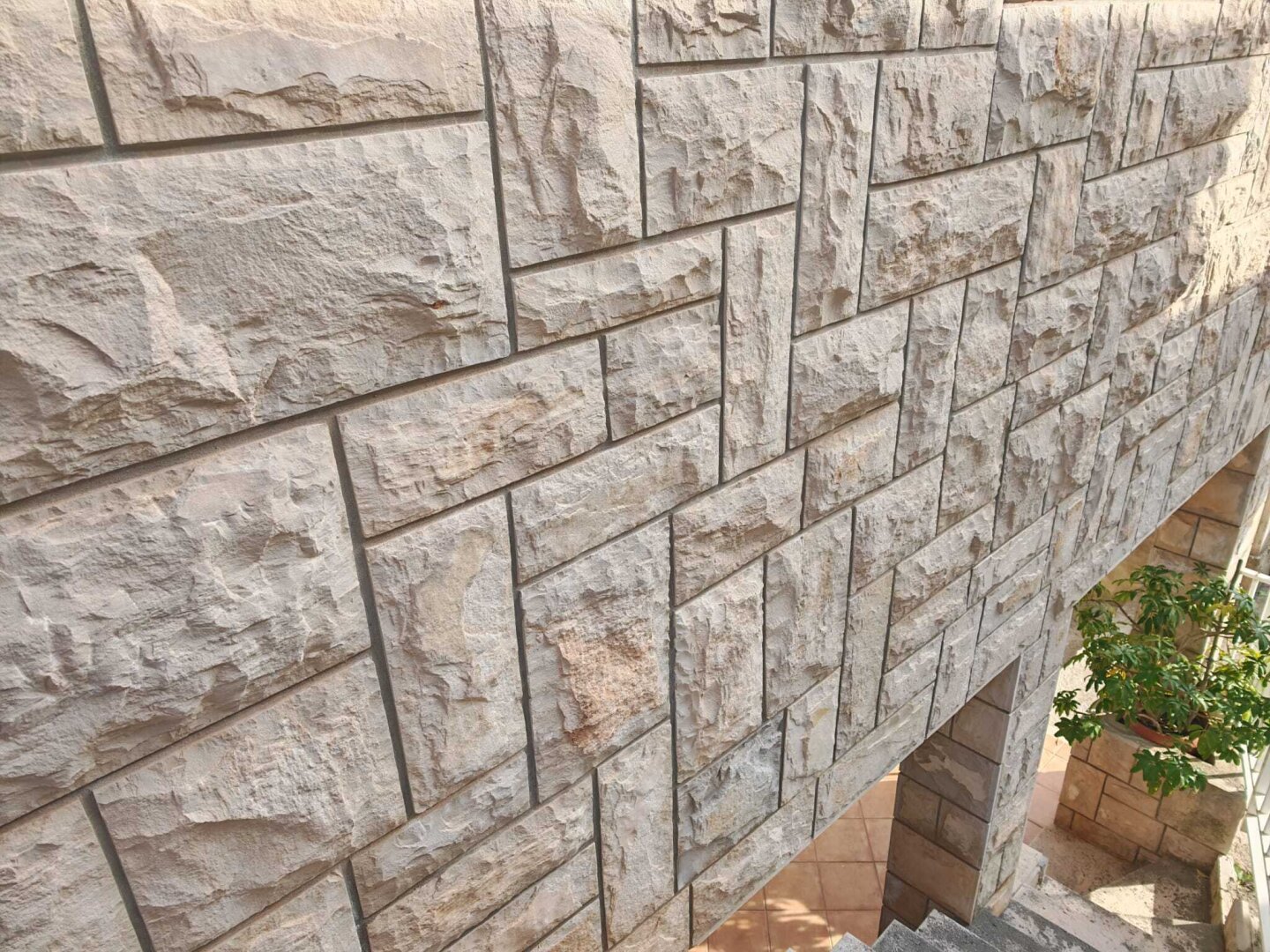 Historisches Steinhaus in erster Meereslinie – ca. 225 m² auf 3 Ebenen | Bucht Brna, Südseite Korčula