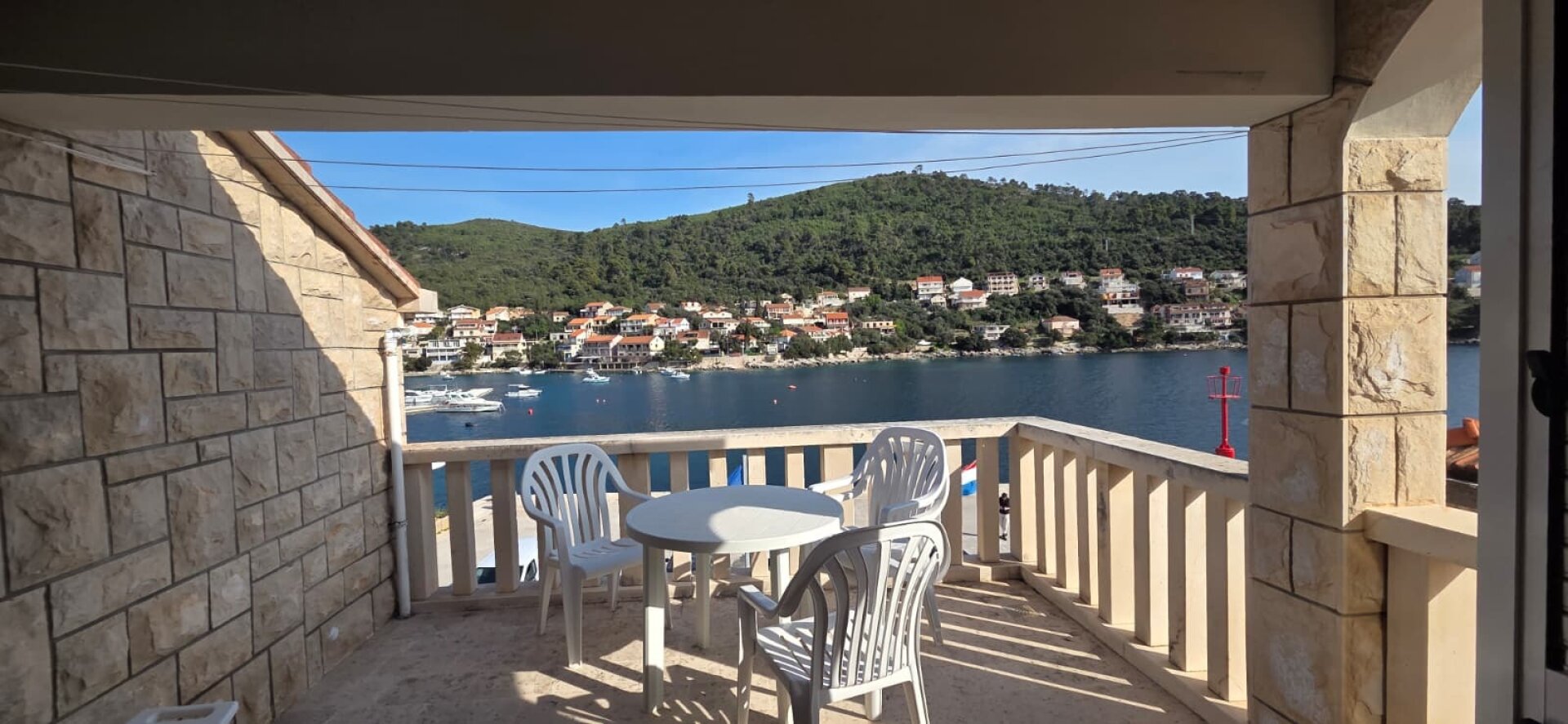 Historisches Steinhaus in erster Meereslinie – ca. 225 m² auf 3 Ebenen | Bucht Brna, Südseite Korčula