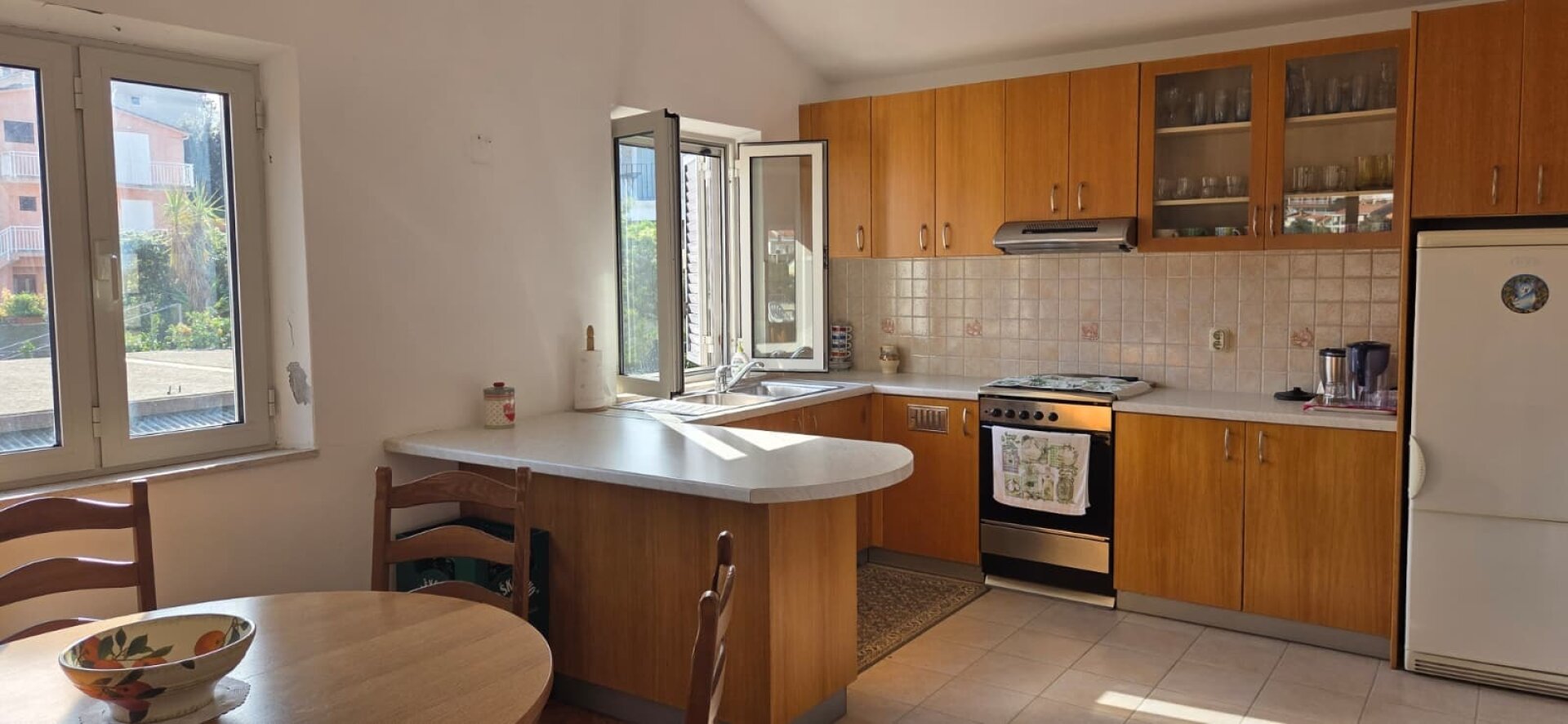 Historisches Steinhaus in erster Meereslinie – ca. 225 m² auf 3 Ebenen | Bucht Brna, Südseite Korčula