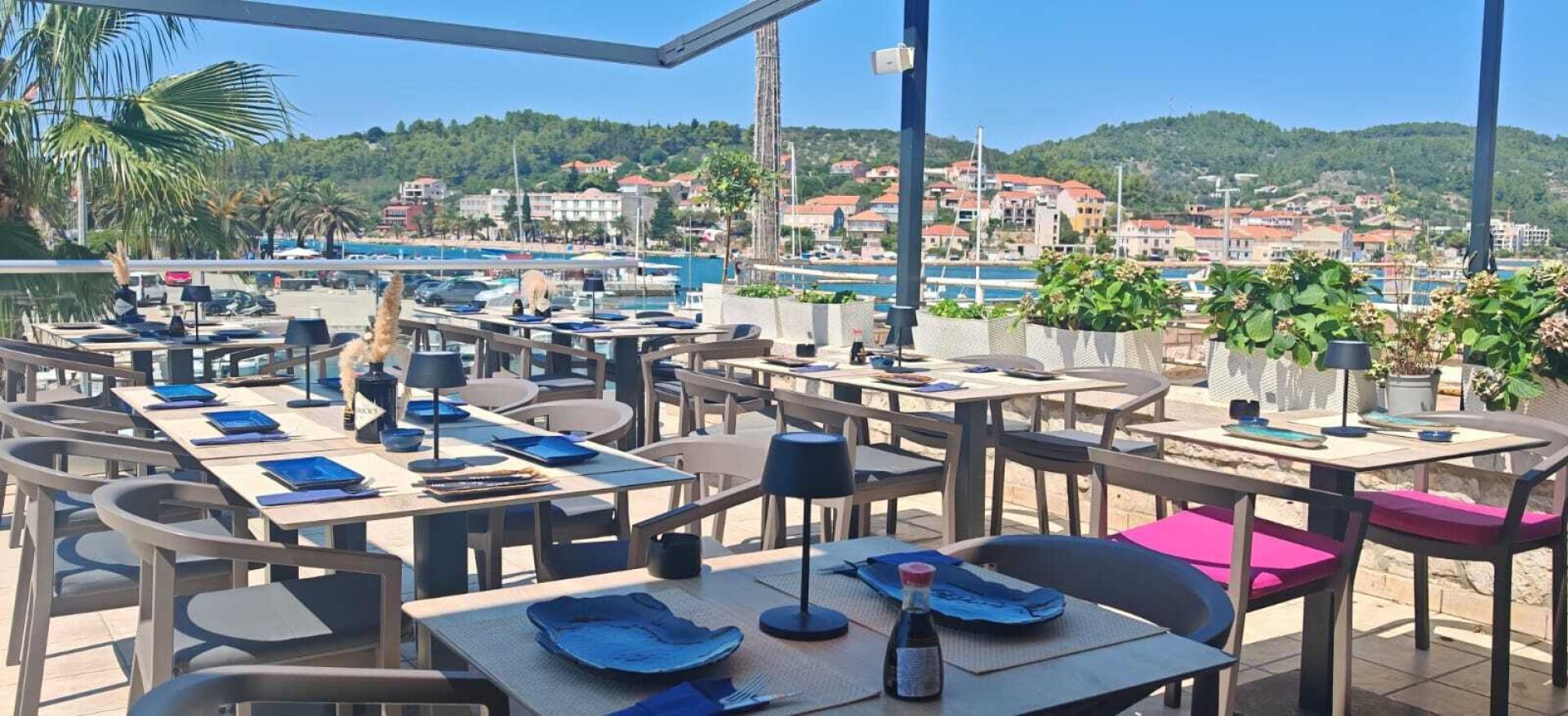 Zinshaus-Immobilie im Zentrum von Vela Luka – Gewerbe & Wohnen | Insel Korčula