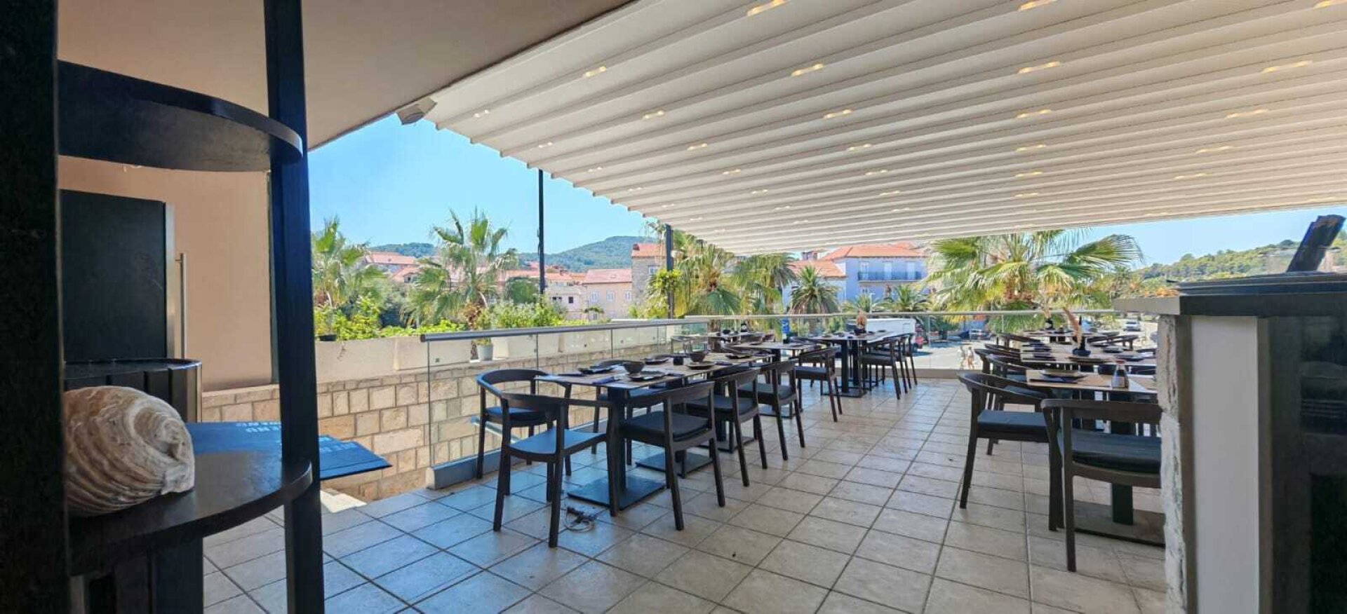 Zinshaus-Immobilie im Zentrum von Vela Luka – Gewerbe & Wohnen | Insel Korčula