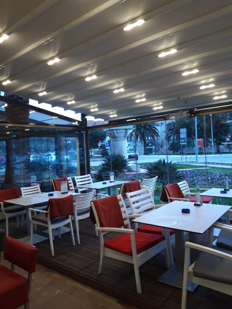 Zinshaus-Immobilie im Zentrum von Vela Luka – Gewerbe & Wohnen | Insel Korčula