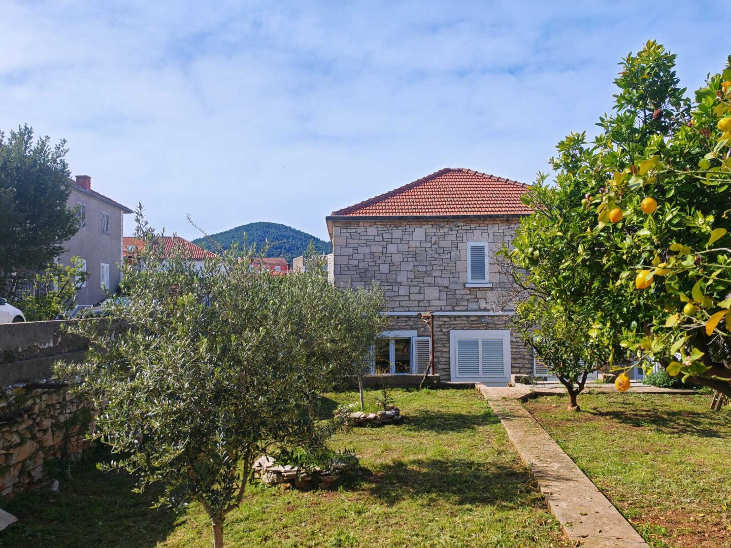 Mediterranes Selbstversorgungsanwesen – Haupthaus + 2 Apartments + Olivenhain | Vela Luka, Korčula