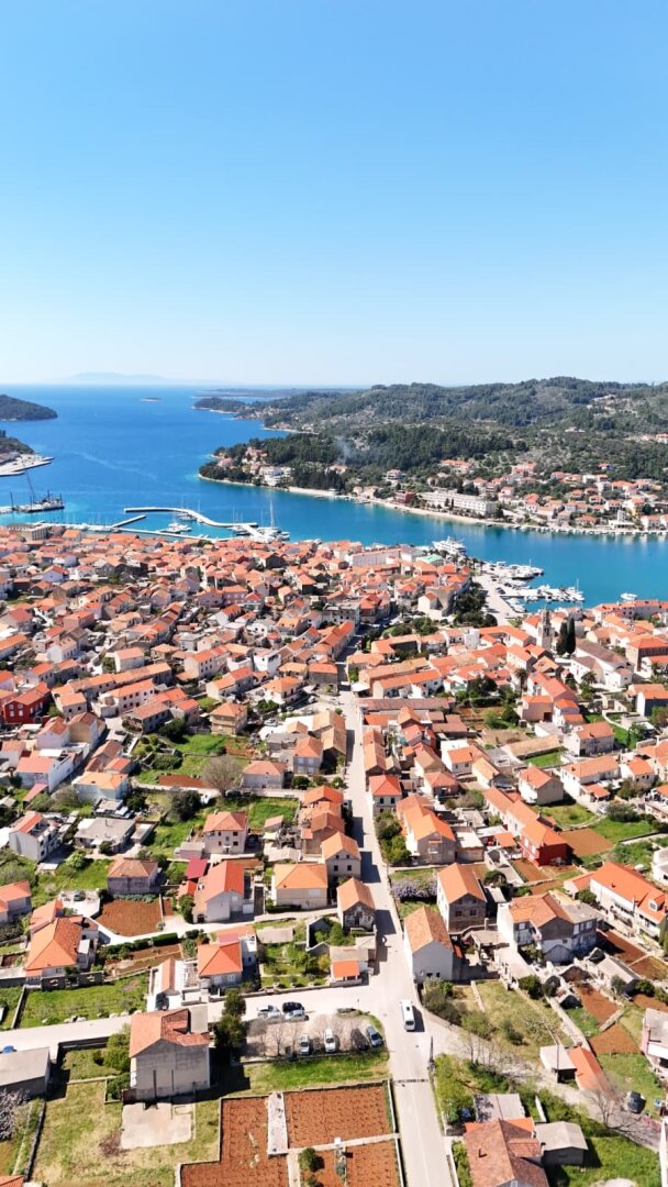 Mediterranes Selbstversorgungsanwesen – Haupthaus + 2 Apartments + Olivenhain | Vela Luka, Korčula