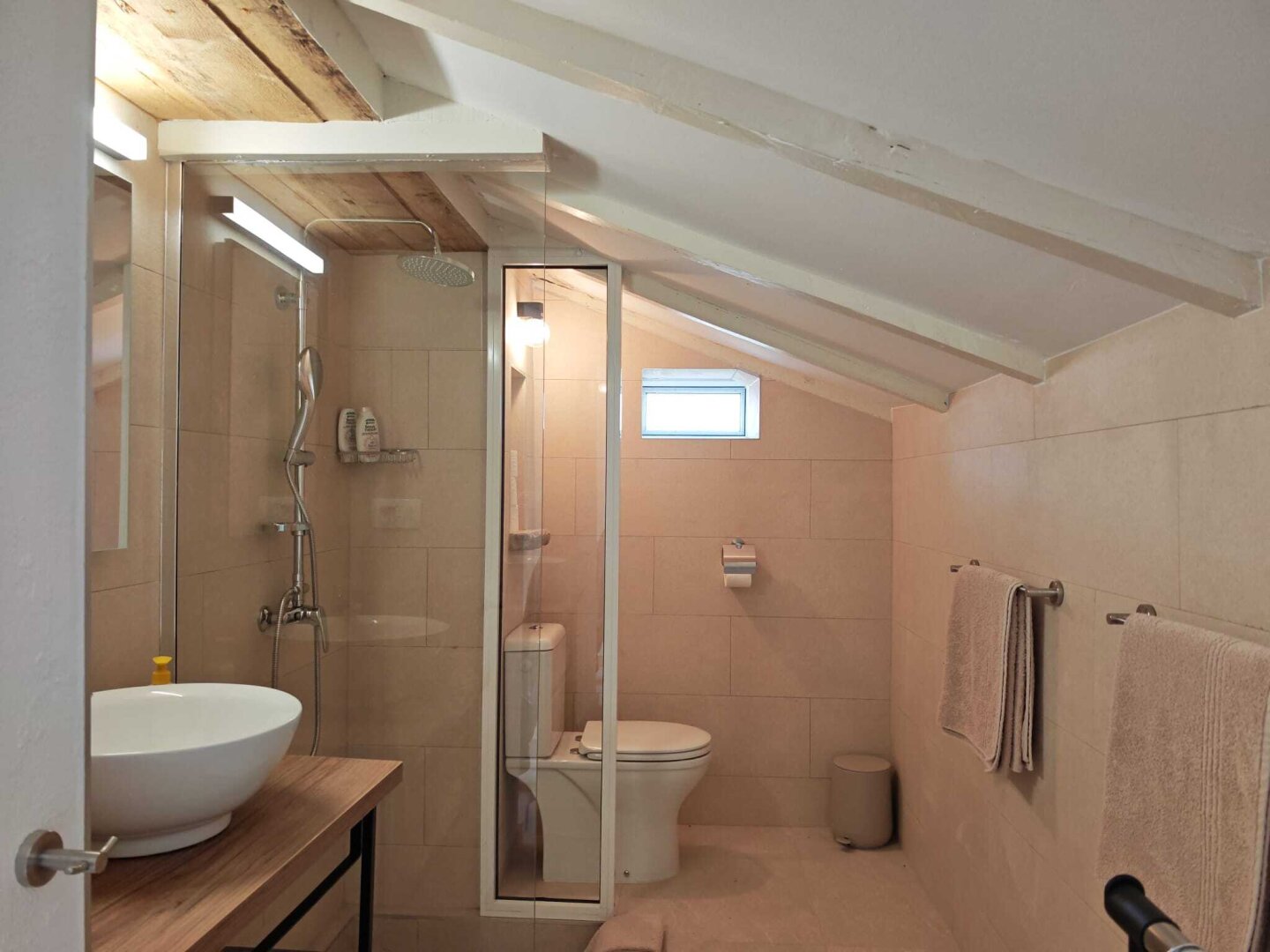 Mediterranes Selbstversorgungsanwesen – Haupthaus + 2 Apartments + Olivenhain | Vela Luka, Korčula