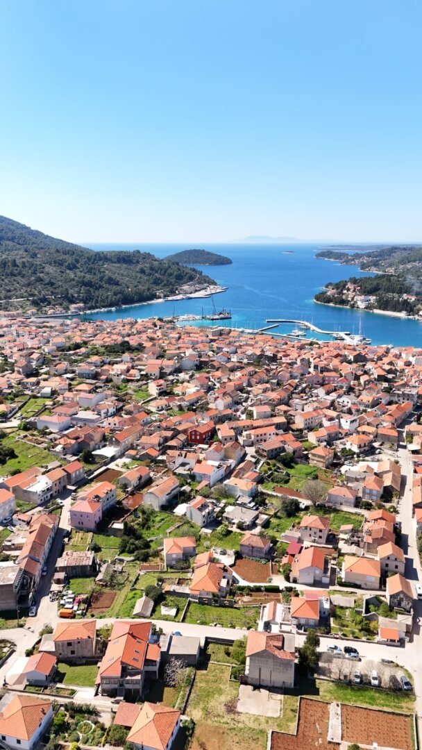 Mediterranes Selbstversorgungsanwesen – Haupthaus + 2 Apartments + Olivenhain | Vela Luka, Korčula