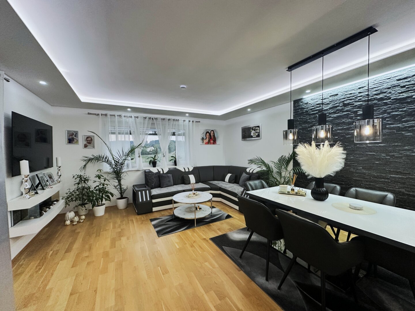 Moderne 4-Zimmer-Wohnung mit Balkon– Ihr neues Zuhause wartet!💼🏗️