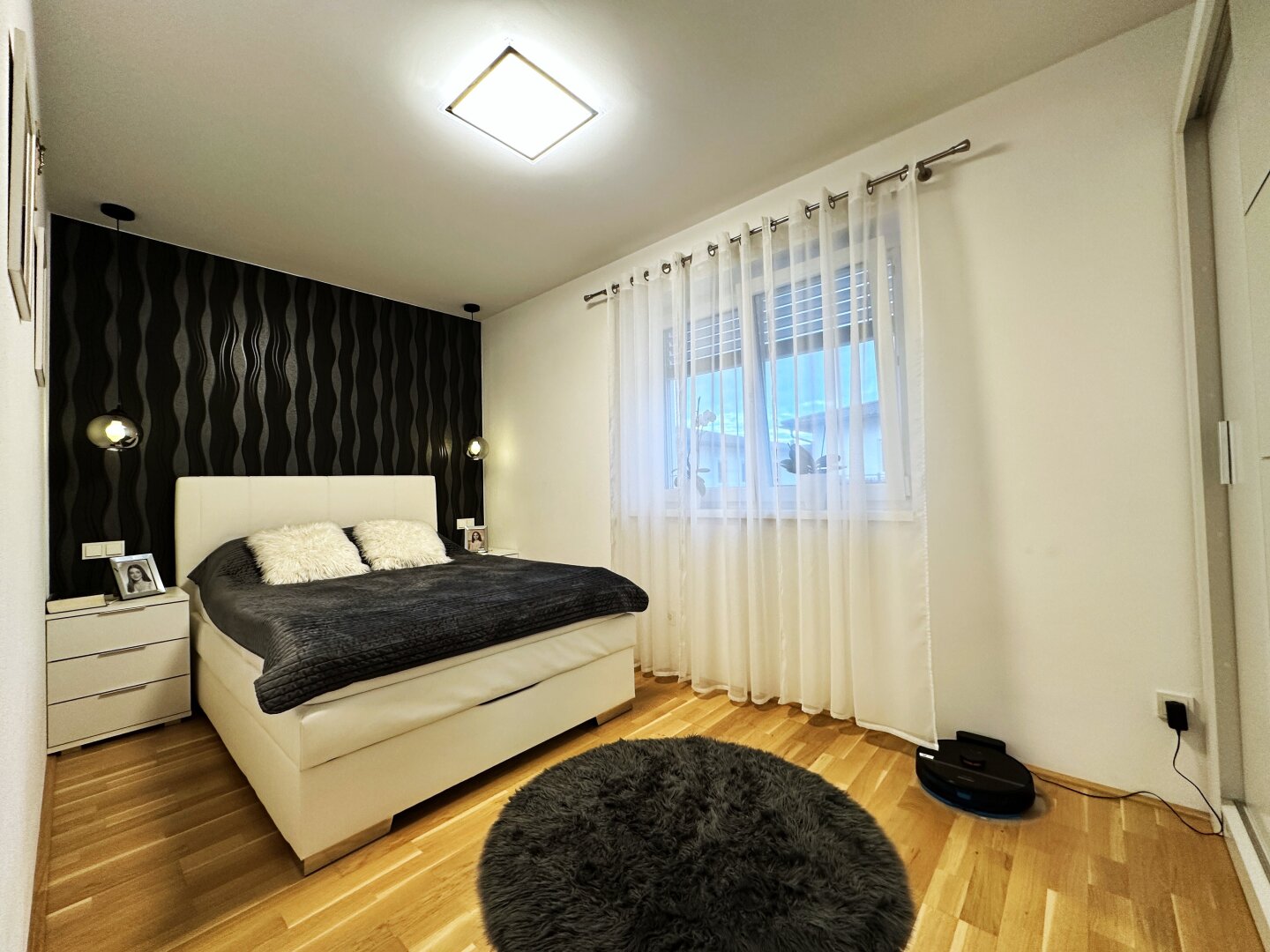 Moderne 4-Zimmer-Wohnung mit Balkon– Ihr neues Zuhause wartet!💼🏗️