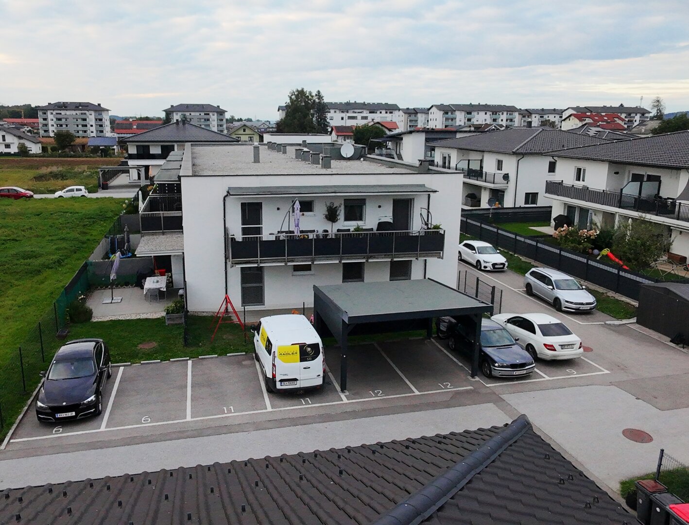 Moderne 4-Zimmer-Wohnung mit Balkon– Ihr neues Zuhause wartet!💼🏗️