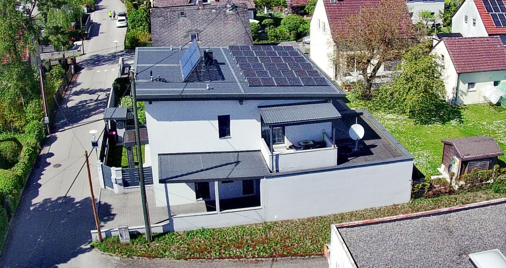 Modernes Zweifamilienhaus in Top-Zentrumslage von Marchtrenk