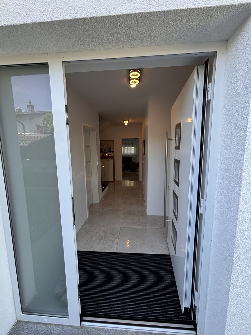 Neuwertige Doppelhaushälfte 🏡🛋️