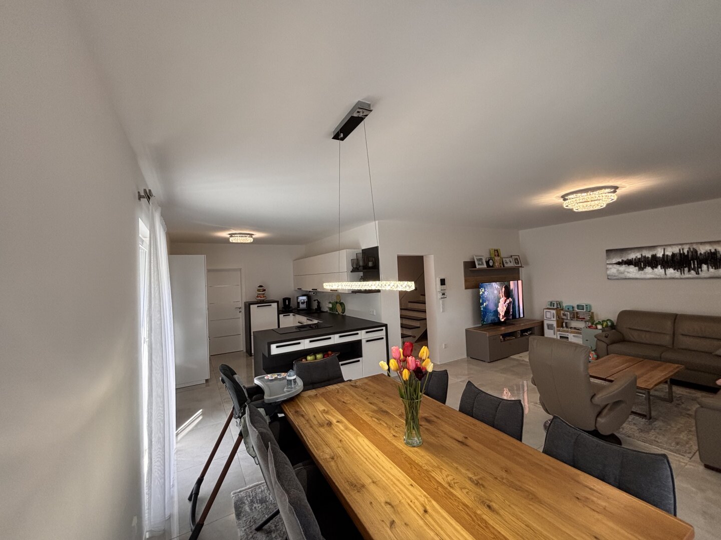 Neuwertige Doppelhaushälfte 🏡🛋️