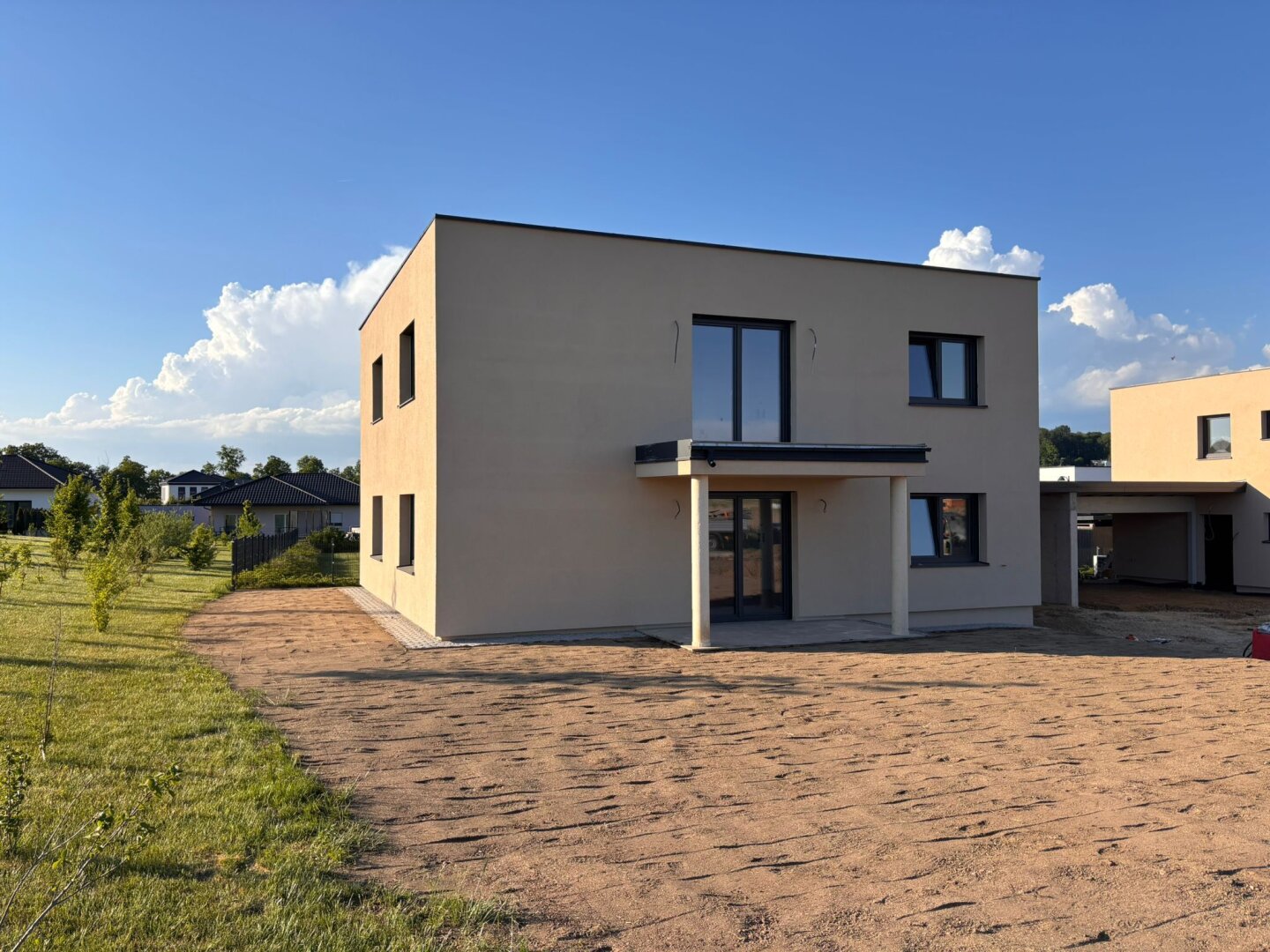 Neuwertige 3-Zi-Wohnung im OG., Garten, Balkon, Caport,79m², €254.900