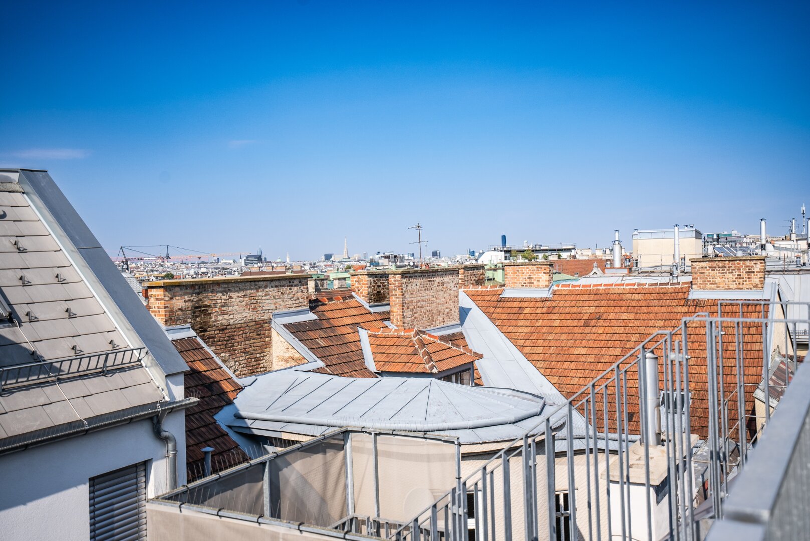 Traumhaftes Penthouse in 1050 Wien: 3 Zimmer, Terrasse, Luxus pur! Bieterverfahren Startpreis €750.000,-