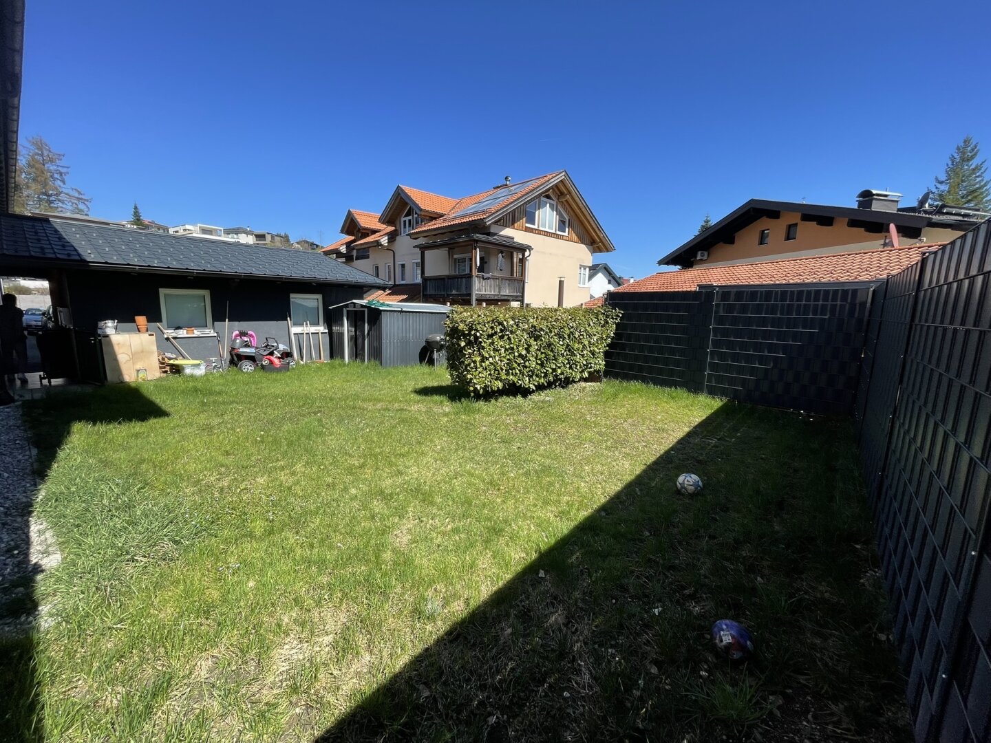 Zwischen Seenähe und Lebensqualität – 4 Zimmer Wohnung mit Balkon und Garten in Henndorf am Wallersee!
