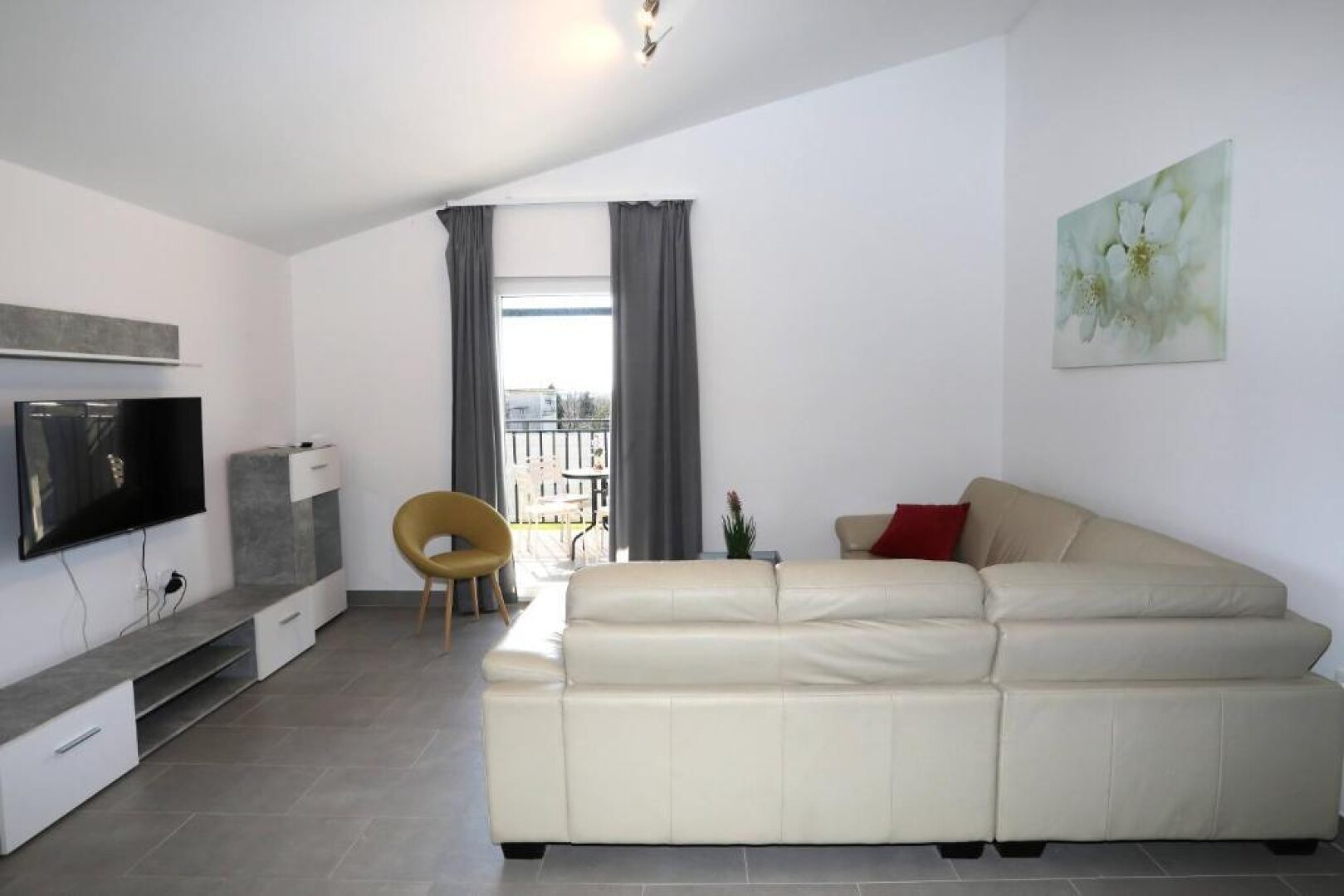 Exklusives Neubau-Apartmenthaus mit 5 Wohneinheiten