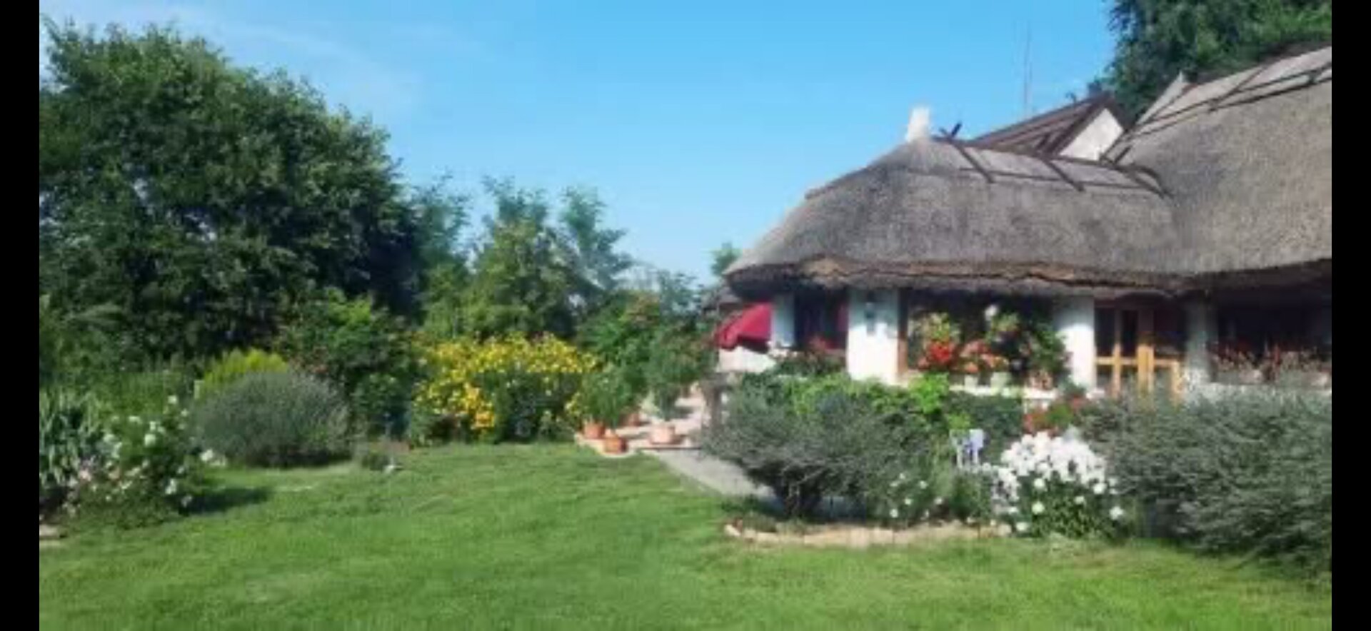 Landhaus mit Nebengebäute Neu Renoviert