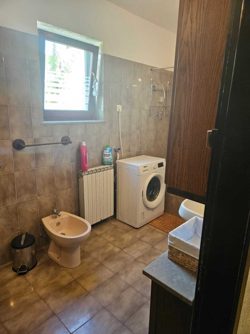 Möblierte Wohnung im Zweifamilienhaus