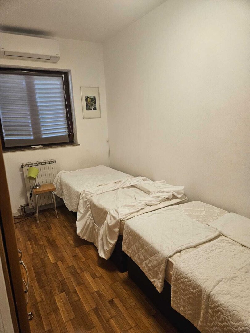 Möblierte Wohnung im Zweifamilienhaus
