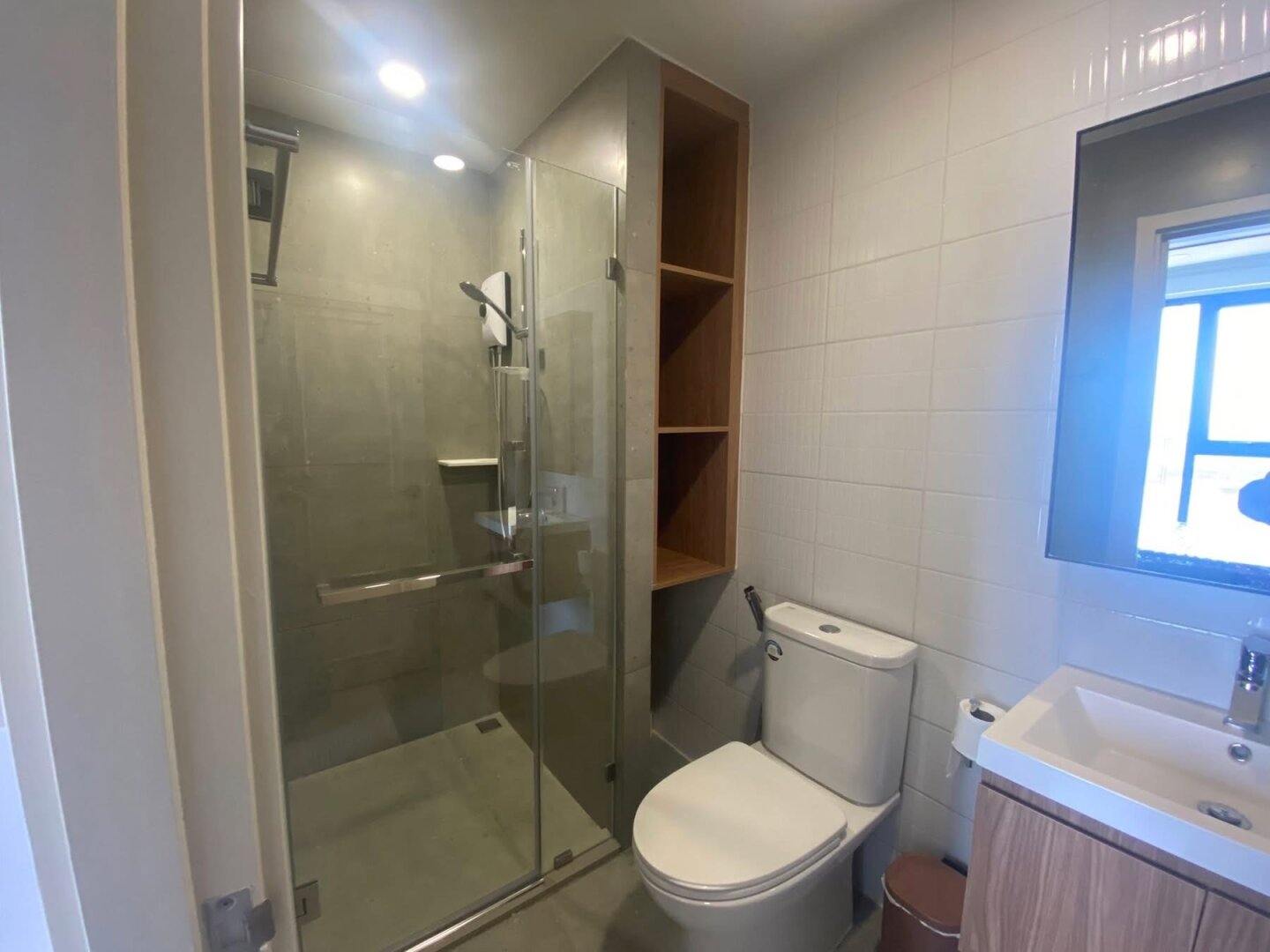 Exklusive Wohnung mit Möbel im 30. Stock in Bangkok zu verkaufen mit Pool